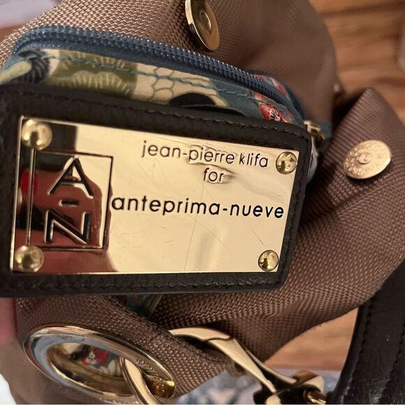 Jean Pierre Hobo Bucket Bag with Gold Accents - Picture 14 of 14